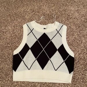 Chic Argyle Knit Sweater Vest